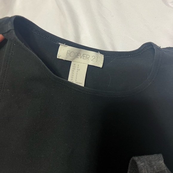 Forever 21 Cropped Halter Tops - Picture 4 of 4